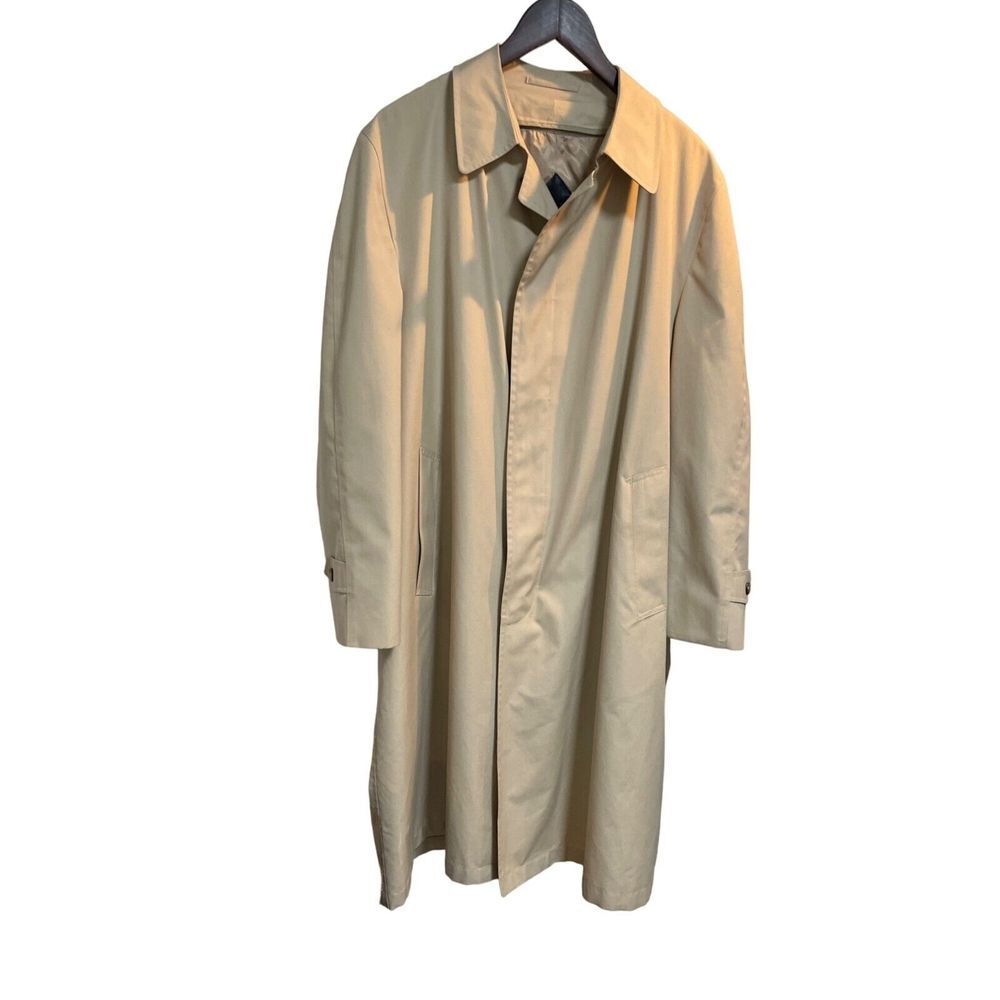 Hart Schaffer and Marx Men's Trench Coat 44R, dry clean only, slick and‎ classy,